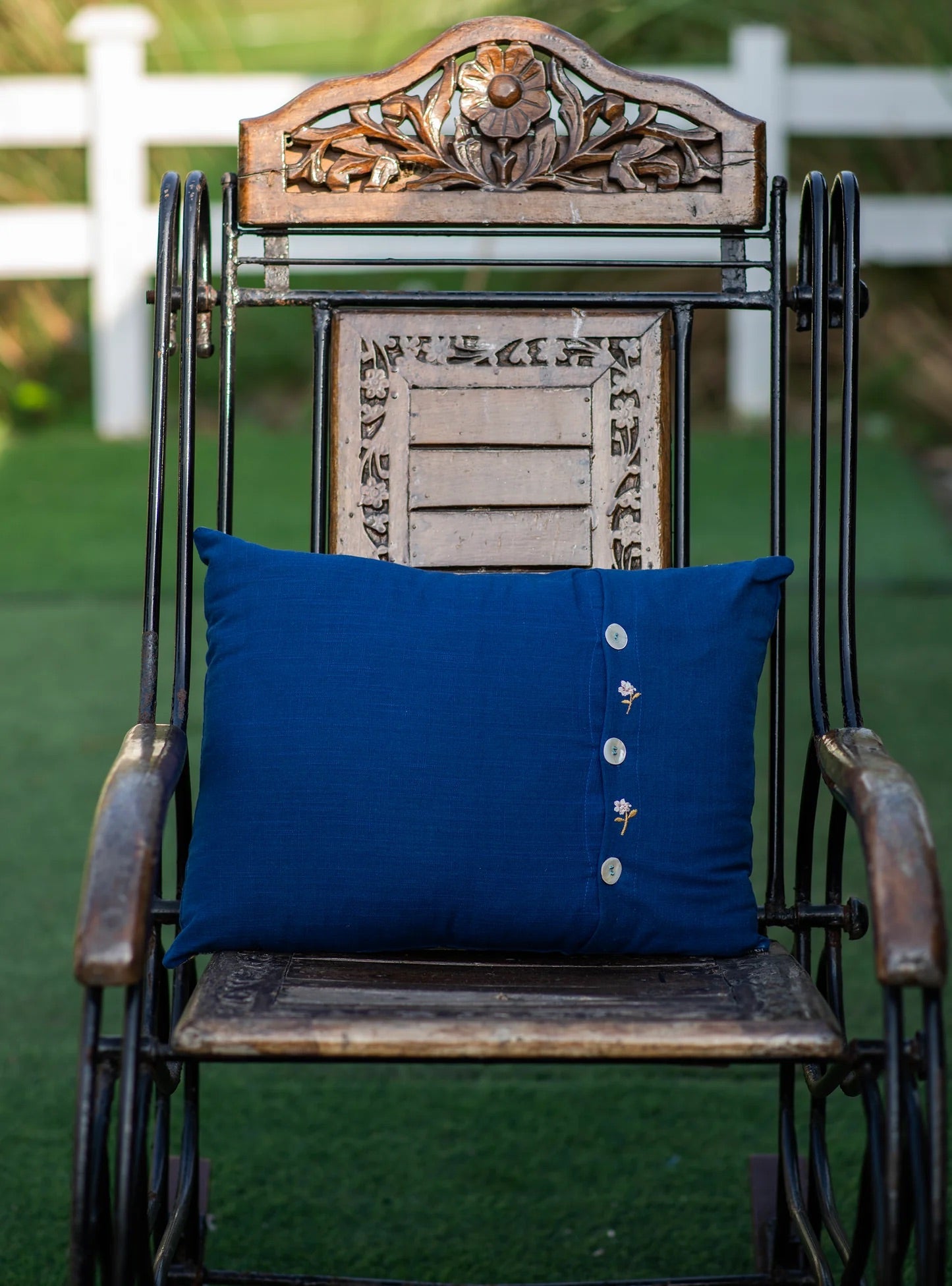 Emb Cushion Cover - Versailles Navy｜刺繍クッションカバー - ヴェルサイユ ネイビー