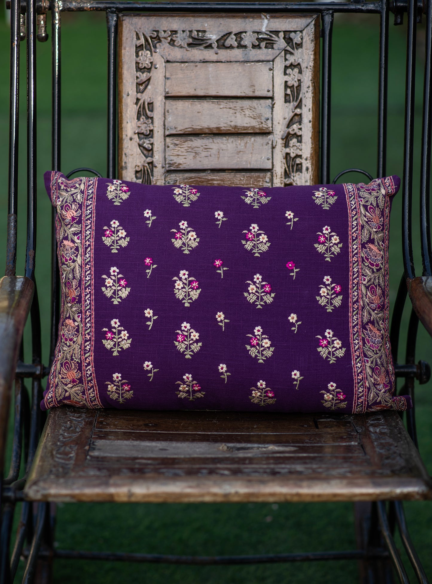 Emb Cushion Cover - Versailles Purple｜刺繍クッションカバー - ヴェルサイユ パープル