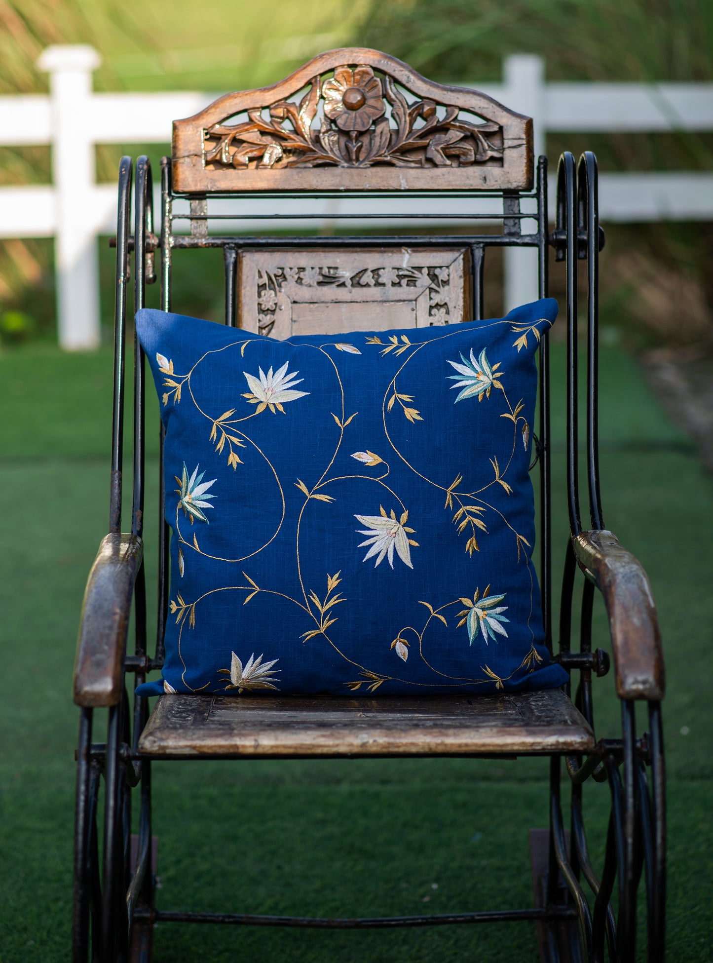 Cushion Cover - Floral Navy｜クッションカバー - フローラル ネイビー