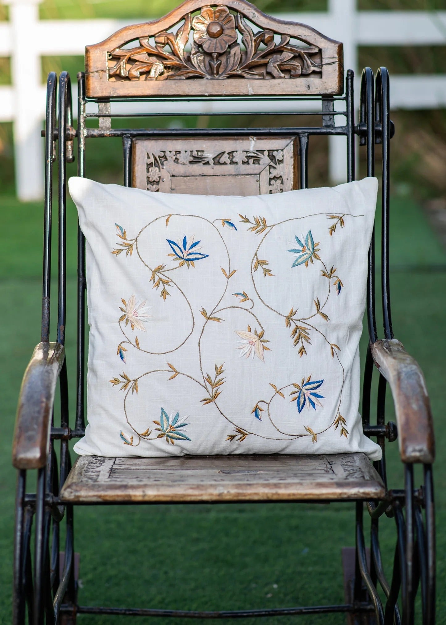Cushion Cover - Floral Natural ｜クッションカバー - フローラル ナチュラル