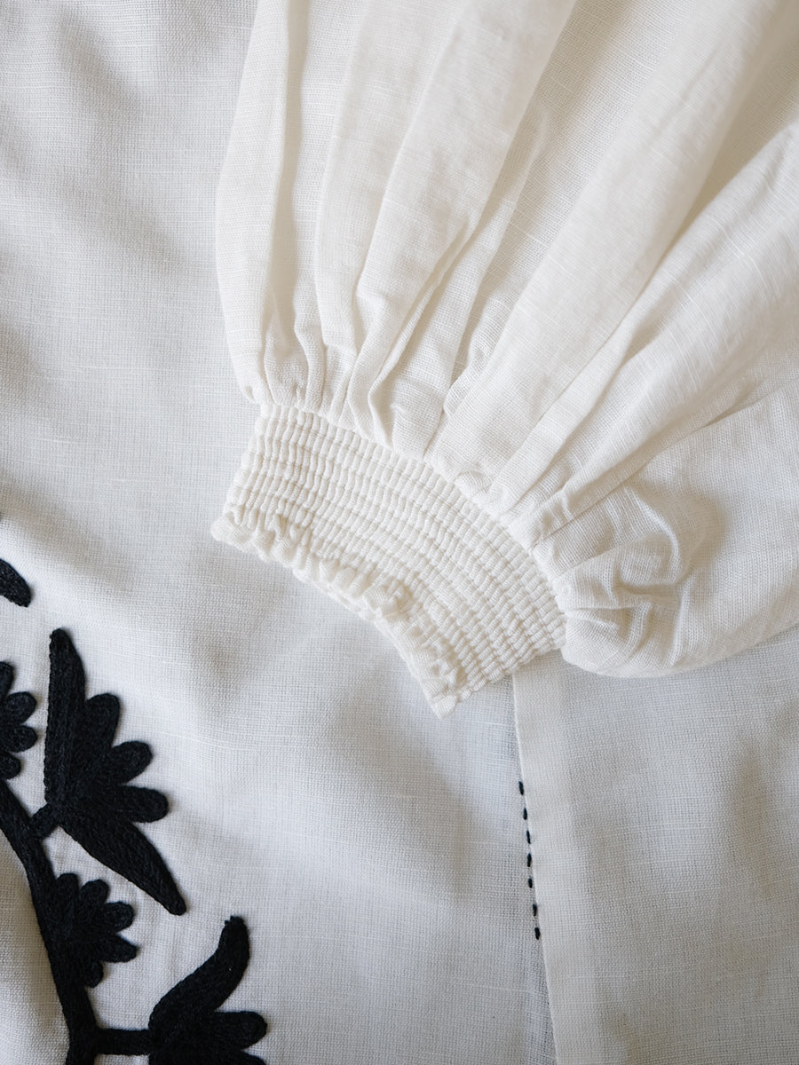 Janis Dress - Aari Emb Black | ジャニスドレス - アーリ エンブ ブラック