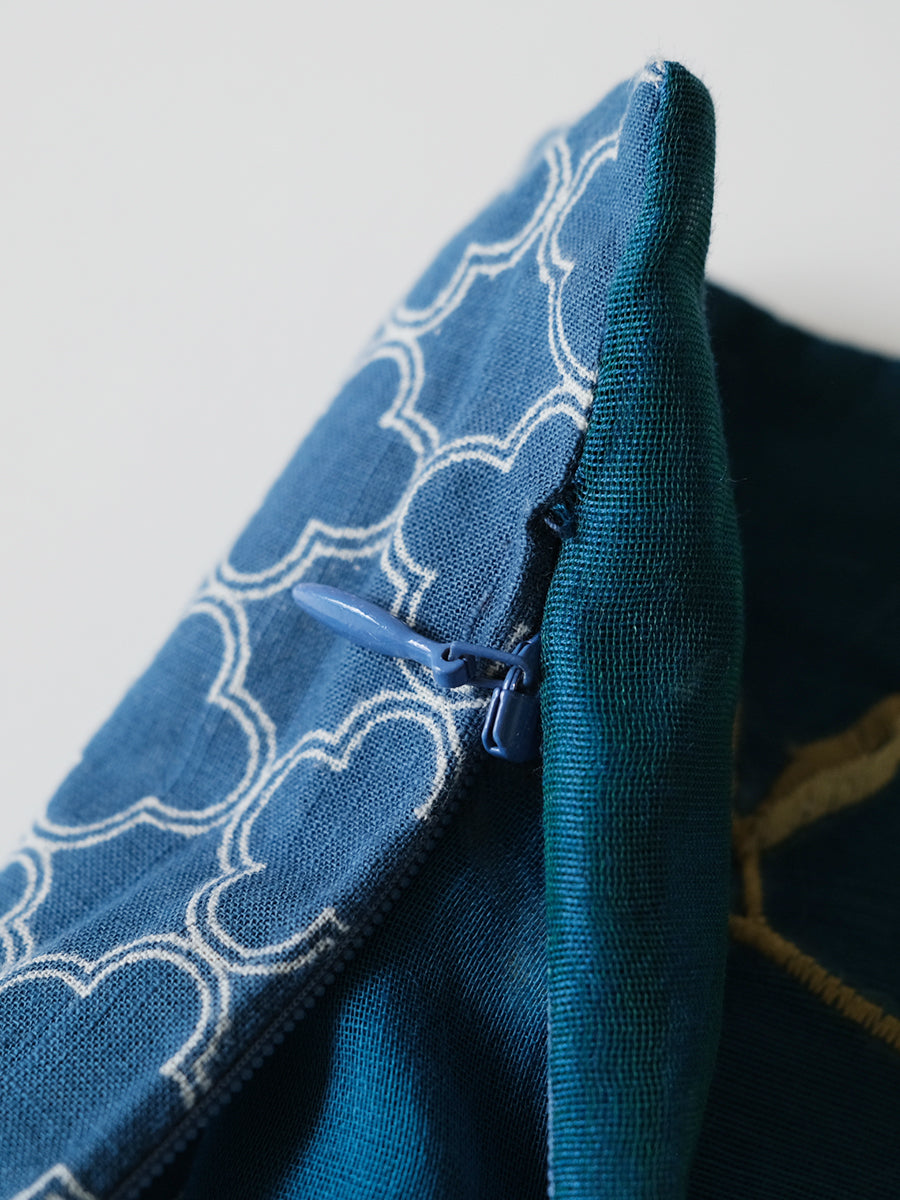 Versailles Silk Emb Cushion Cover - Blue｜ヴェルサイユ シルク エンブ クッション カバー - ブルー