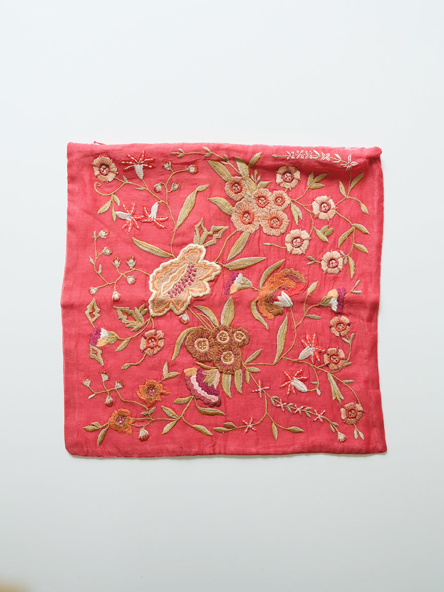 Vienna Emb Silk Cushion Cover - RED｜ウィーン・エンブシルク・クッションカバー - レッド